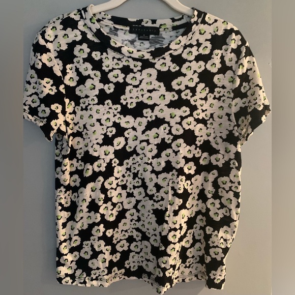 Sanctuary Multicolored Floral Crew Neck Short Sleeve T-Shirt - Picture 4 of 6